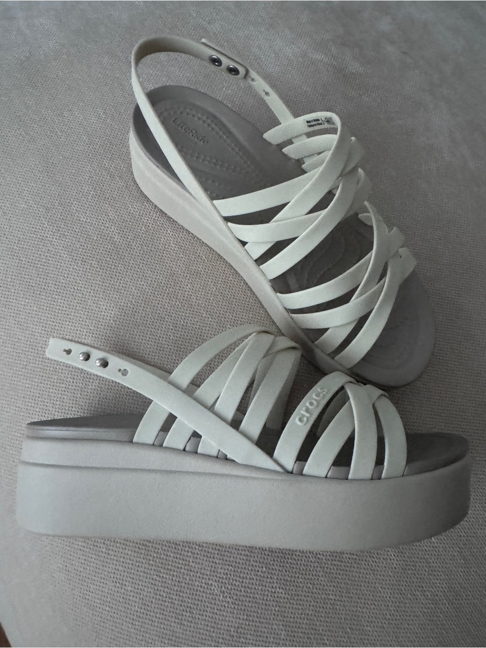 WOMENS CROCS BROOKLYN BONE LOW STRAPPY WEDGE PLATFORM SANDALS SIZE W 8